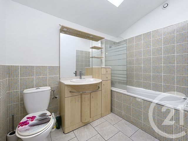 Appartement F4 à louer - 4 pièces - 62.32 m2 - THOUROTTE - 60 - PICARDIE - Century 21 Infinity