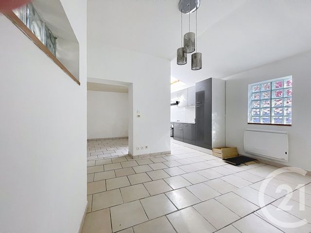 Appartement F4 à louer - 4 pièces - 62.32 m2 - THOUROTTE - 60 - PICARDIE - Century 21 Infinity