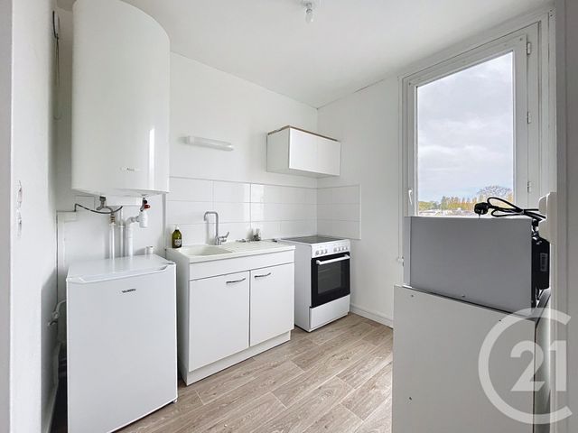 Afficher la photo en grand Appartement Studio à louer - 1 pièce - 32.86 m2 - COMPIEGNE - 60 - PICARDIE - Century 21 Infinity