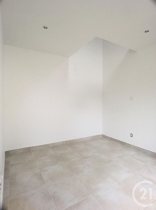 Appartement F2 à louer - 2 pièces - 23.73 m2 - MARGNY LES COMPIEGNE - 60 - PICARDIE - Century 21 Infinity