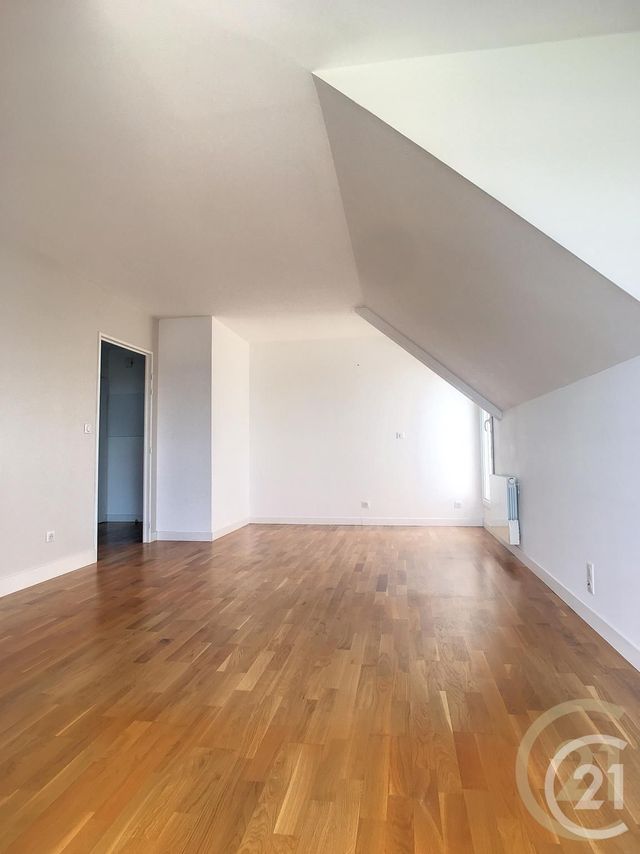 Appartement F3 à louer - 3 pièces - 65.32 m2 - MARGNY LES COMPIEGNE - 60 - PICARDIE - Century 21 Infinity