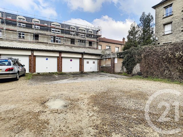 Afficher la photo en grand parking à louer - 10.0 m2 - COMPIEGNE - 60 - PICARDIE - Century 21 Infinity